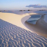 Белоснежно-голубая красота пустыни Ленсойс Мараньенсес