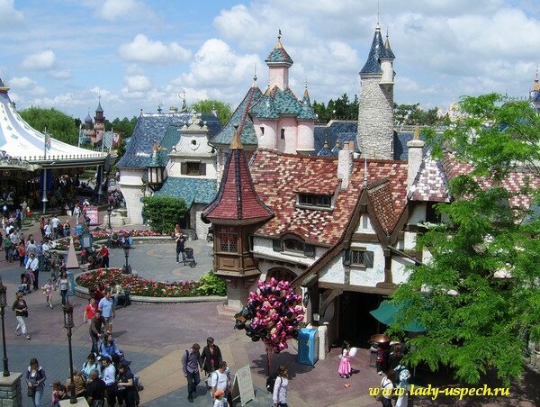    (Disneyland Resort Paris) Fantasyland