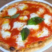 Неаполитанская пицца Маргарита