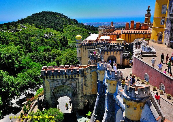 Дворец Пена в Синтре. Португалия.