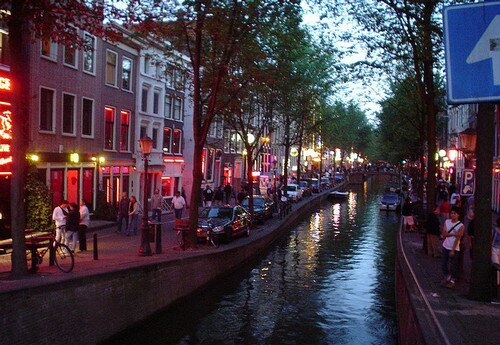 Город Амстердам Квартал красных фонарей