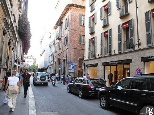 Улица Монтенаполеоне Милан, Италия