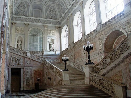 Королевский дворец Неаполя, Италия