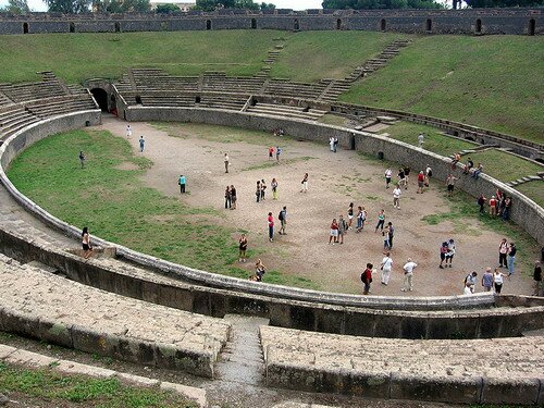 Амфитеатр город Помпеи, Италия