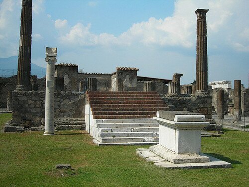 Храм Апполона город Помпеи, Италия