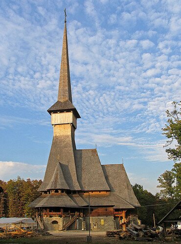 Деревянная церковь святых Архангелов в Шурдешты