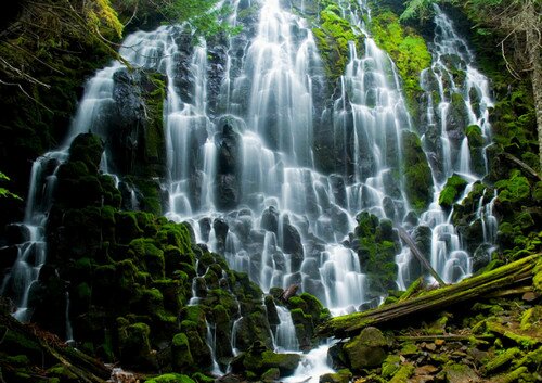 Невероятно красивый водопад Рамона
