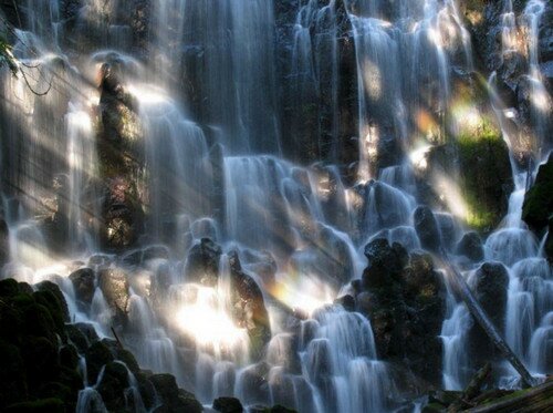 Невероятно красивый водопад Рамона
