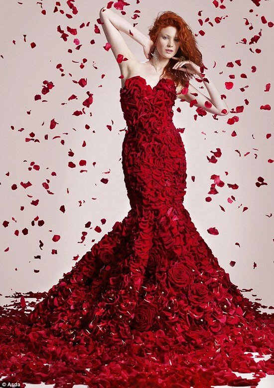 платье-мечта из живых роз