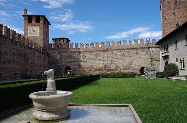 Замок Кастельвеккио (Castelvecchio), Верона Италия