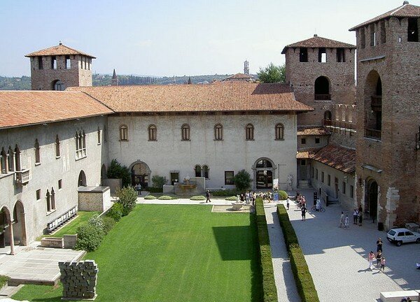 Замок Кастельвеккио (Castelvecchio), Верона Италия