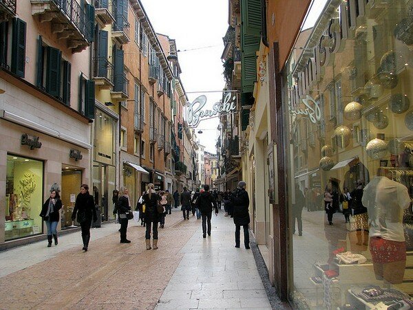 Via Mazzini, Верона Италия